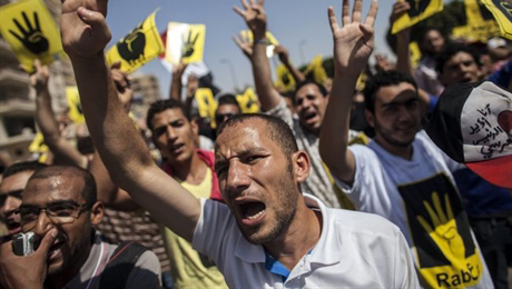 Egipto condena a prisión a otros 42 seguidores de Mursi